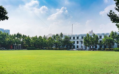四川省商贸学校汽车运用与维修